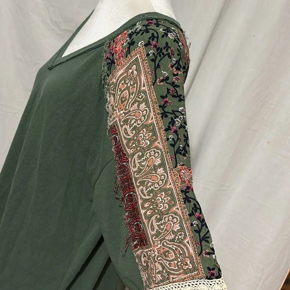 oversized GiGio Green Blouse With Floral 3/4 Sleeves size small - Picture 5 of 7